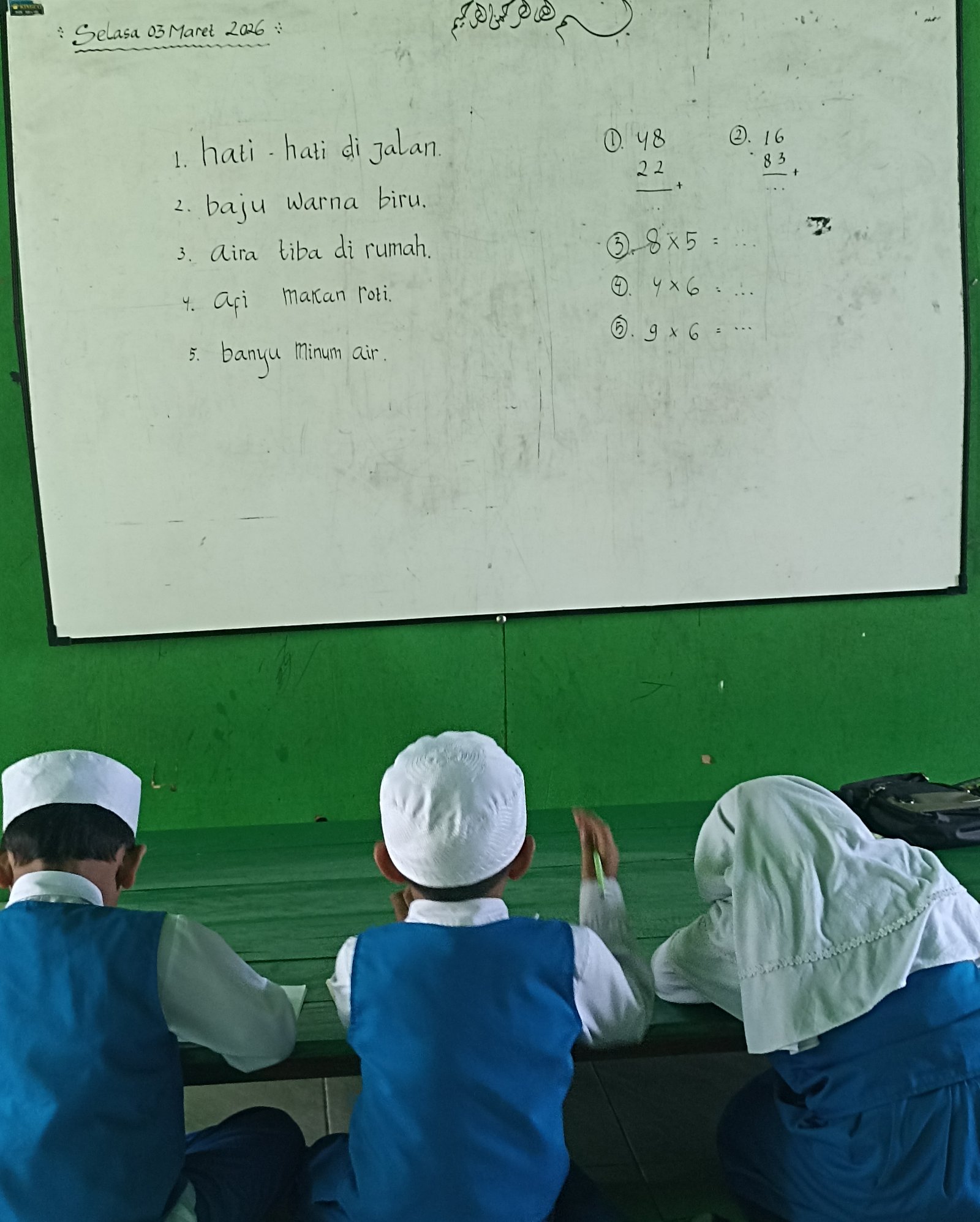 Mengintip Semangat Belajar Pagi Santri Cilik TK Al-Insan dalam Mengenal Huruf dan Angka